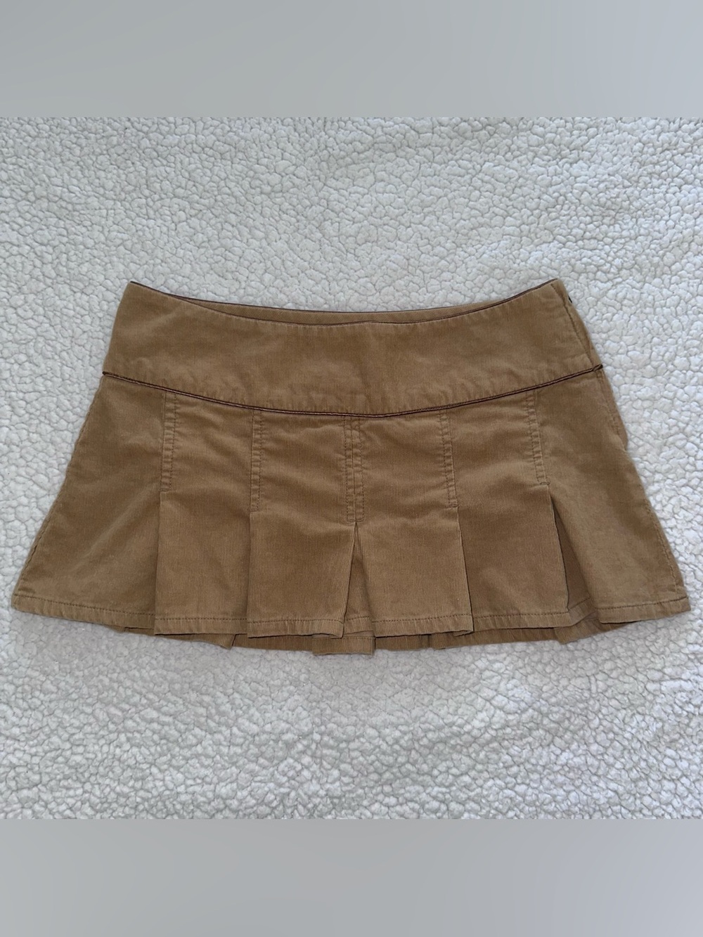VTG Y2K low rise corduroy tan brown beige pleated schoolgirl mini micro skirt 9